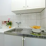2 * Makarska