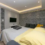 2 Apartment *