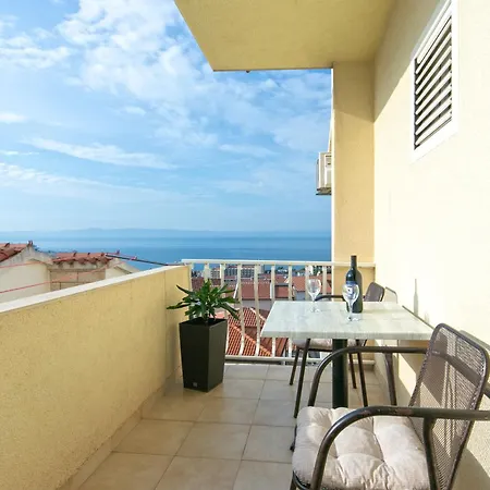 2 * Makarska