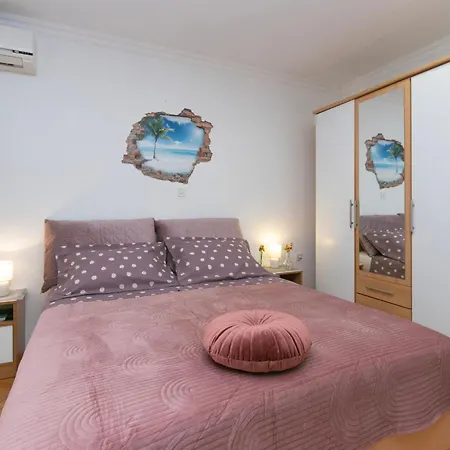 2 Makarska