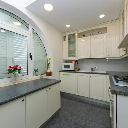 Apartman 2 *
