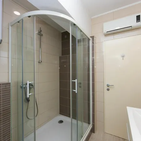 2 Apartman *